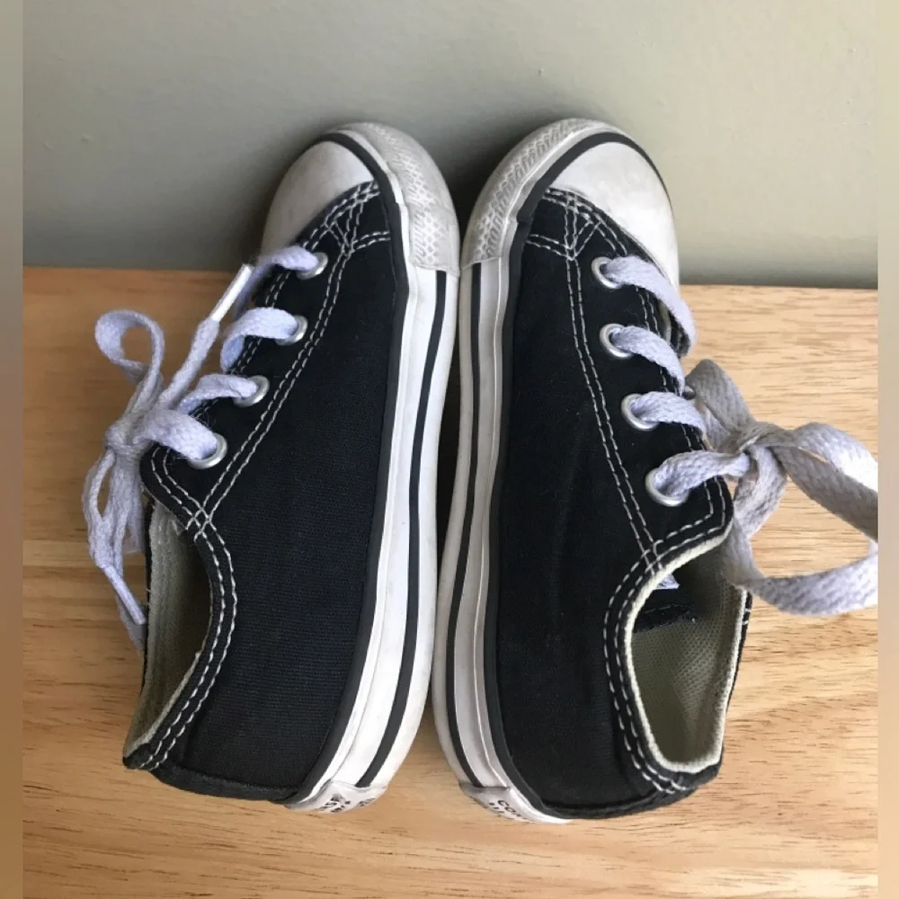 Converse Chuck Taylor Ox Low Sneaker Black Size: US Toddler 8 EUR 24 CM 15
